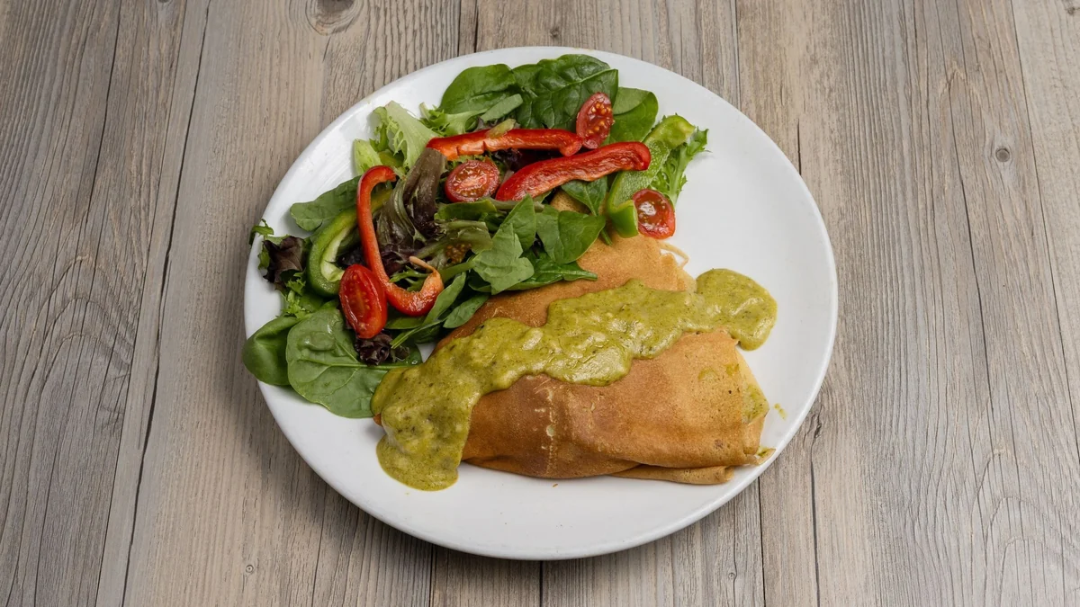 Chicken pesto crêpe at Crepeccino