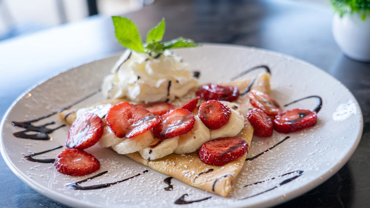 Nutella strawberry crêpe at Crepeccino